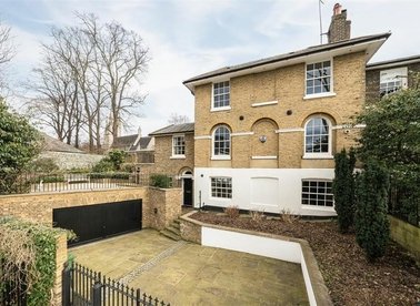 Properties for sale in Georgette Place - SE10 8QA view1