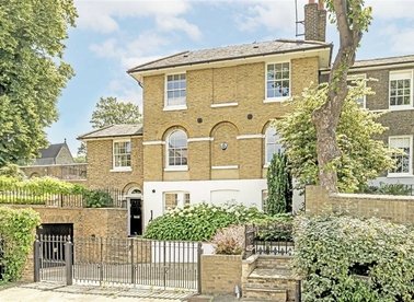 Properties for sale in Georgette Place - SE10 8QA view1