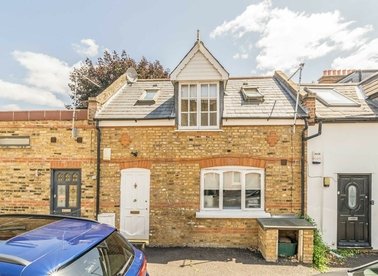 Properties for sale in Gibbon Road - KT2 6GX view1