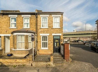 Properties for sale in Glenhurst Road - TW8 0QS view1