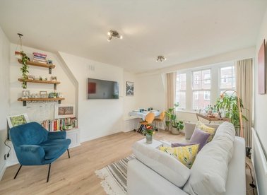 Properties for sale in Glenloch Road - NW3 4DN view1