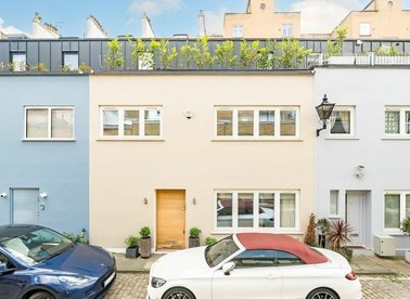 Properties for sale in Gloucester Mews West - W2 6DY view1