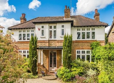 Properties for sale in Gloucester Road - TW12 2UQ view1