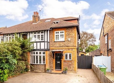 Properties for sale in Gloucester Road - TW12 2UQ view1