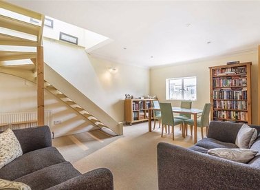 Properties sold in Gloucester Road - SW7 4AU view1
