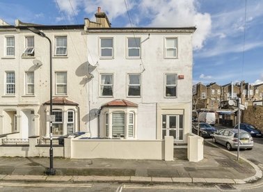 Properties for sale in Gloucester Road - W3 8PD view1