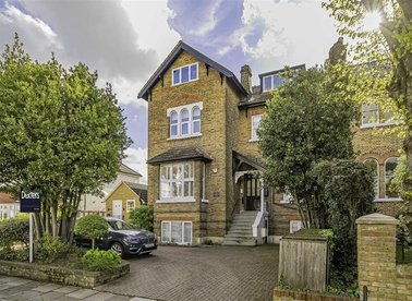 Properties for sale in Gloucester Road - TW11 0NS view1