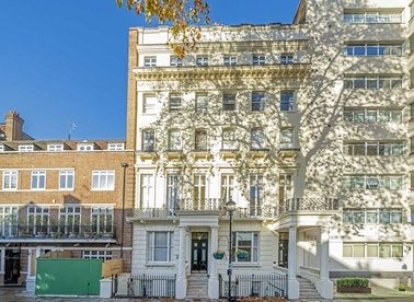 Properties for sale in Gloucester Square - W2 2TB view1