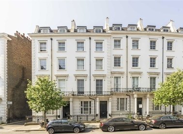 Properties for sale in Gloucester Terrace - W2 6HX view1