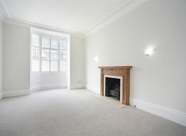 Properties for sale in Gloucester Terrace - W2 3HH view1