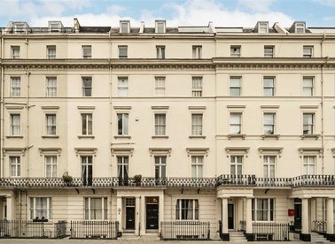 Properties for sale in Gloucester Terrace - W2 3DA view1