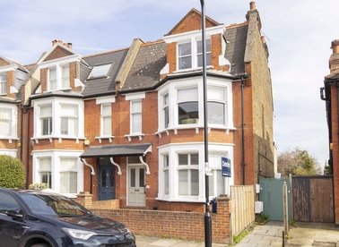 Properties for sale in Goldsmith Avenue - W3 6HN view1