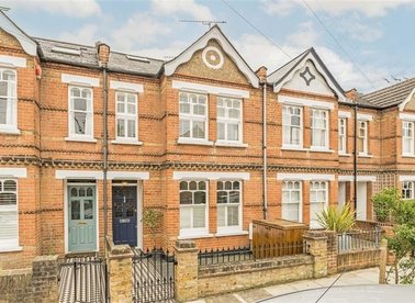 Properties for sale in Gomer Gardens - TW11 9AT view1