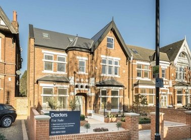 Properties for sale in Gordon Road - W5 2AR view1