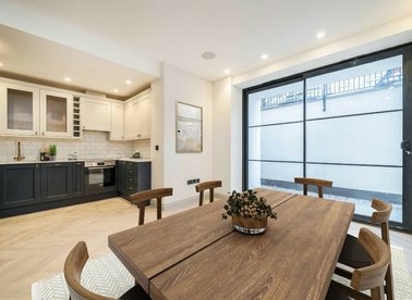 Properties for sale in Gordon Road - W5 2AL view1