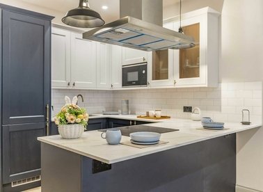 Properties for sale in Gordon Road - W5 2AL view1