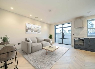 Properties for sale in Gordon Road - W5 2AL view1