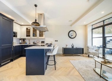 Properties for sale in Gordon Road - W5 2AL view1