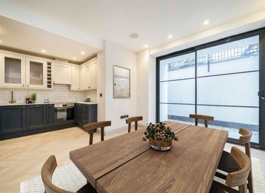 Properties for sale in Gordon Road - W5 2AL view1