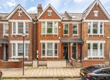 Properties for sale in Grantham Road - SW9 9DJ view1