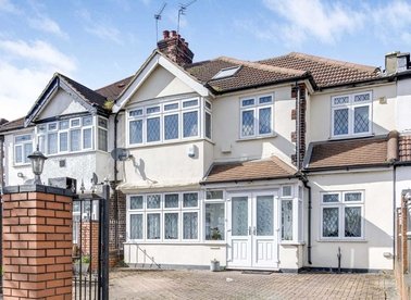 Properties for sale in Great West Road - TW5 0PB view1