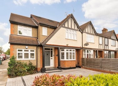 Properties for sale in Greenford Avenue - W7 3DB view1