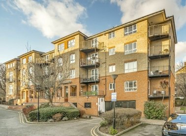 Properties for sale in Greenview Close - W3 7DZ view1