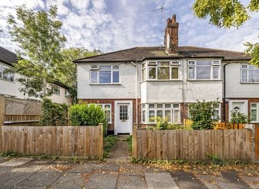 Properties for sale in Grosvenor Road - N3 1EY view1