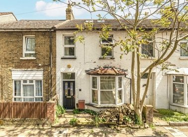 Properties for sale in Grosvenor Road - W7 1HP view1