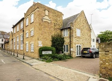 Properties for sale in Grosvenor Road - TW10 6PB view1