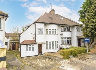 Properties for sale in Grove Gardens - NW4 4SA view1