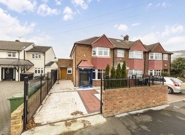 Properties for sale in Groveley Road - TW16 7JZ view1