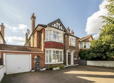 Properties for sale in Gunnersbury Avenue - W5 3XD view1