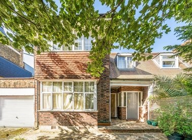 Properties for sale in Gunnersbury Avenue - W5 4LR view1