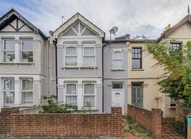 Properties for sale in Gunnersbury Lane - W3 8HG view1