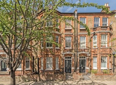 Properties for sale in Hackford Road - SW9 0RG view1