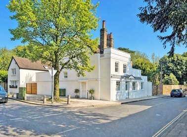 Properties for sale in Ham Street - TW10 7HN view1