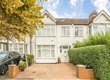 Properties for sale in Hamilton Road - NW11 9EA view1