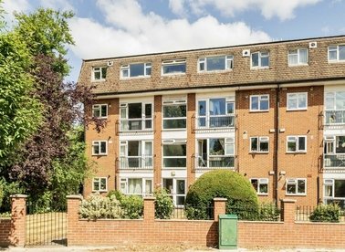 Properties for sale in Hamilton Road - W5 2EE view1