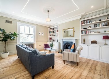 Properties for sale in Hammersmith Grove - W6 7HG view1