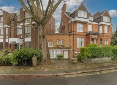 Properties for sale in Hampstead Hill Gardens - NW3 2PL view1