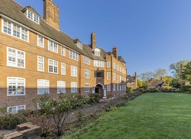 Properties for sale in Hampstead Way - NW11 7HJ view1