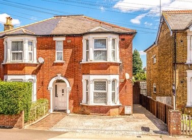 Properties for sale in Hanworth Road - TW13 5AF view1