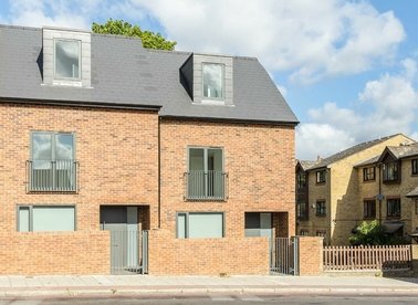Properties for sale in Hardel Rise - SW2 3DX view1