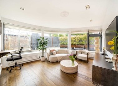 Properties for sale in Harmood Grove - NW1 8DH view1