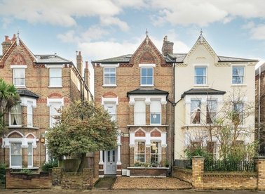 Properties for sale in Harvard Road - W4 4EA view1