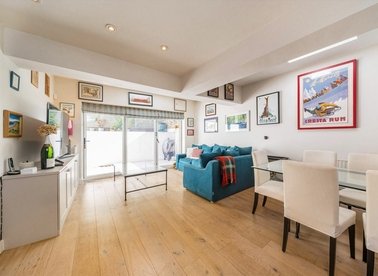Properties for sale in Harwood Road - SW6 4QL view1