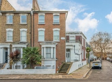 Properties for sale in Harwood Road - SW6 4PY view1
