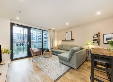 Properties for sale in Hawthorne Crescent - SE10 9GS view1