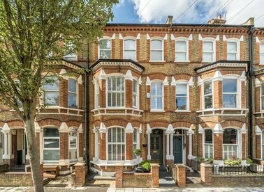 Properties for sale in Hemberton Road - SW9 9LJ view1
